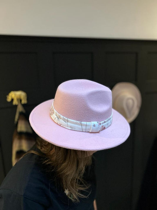 Hat pink