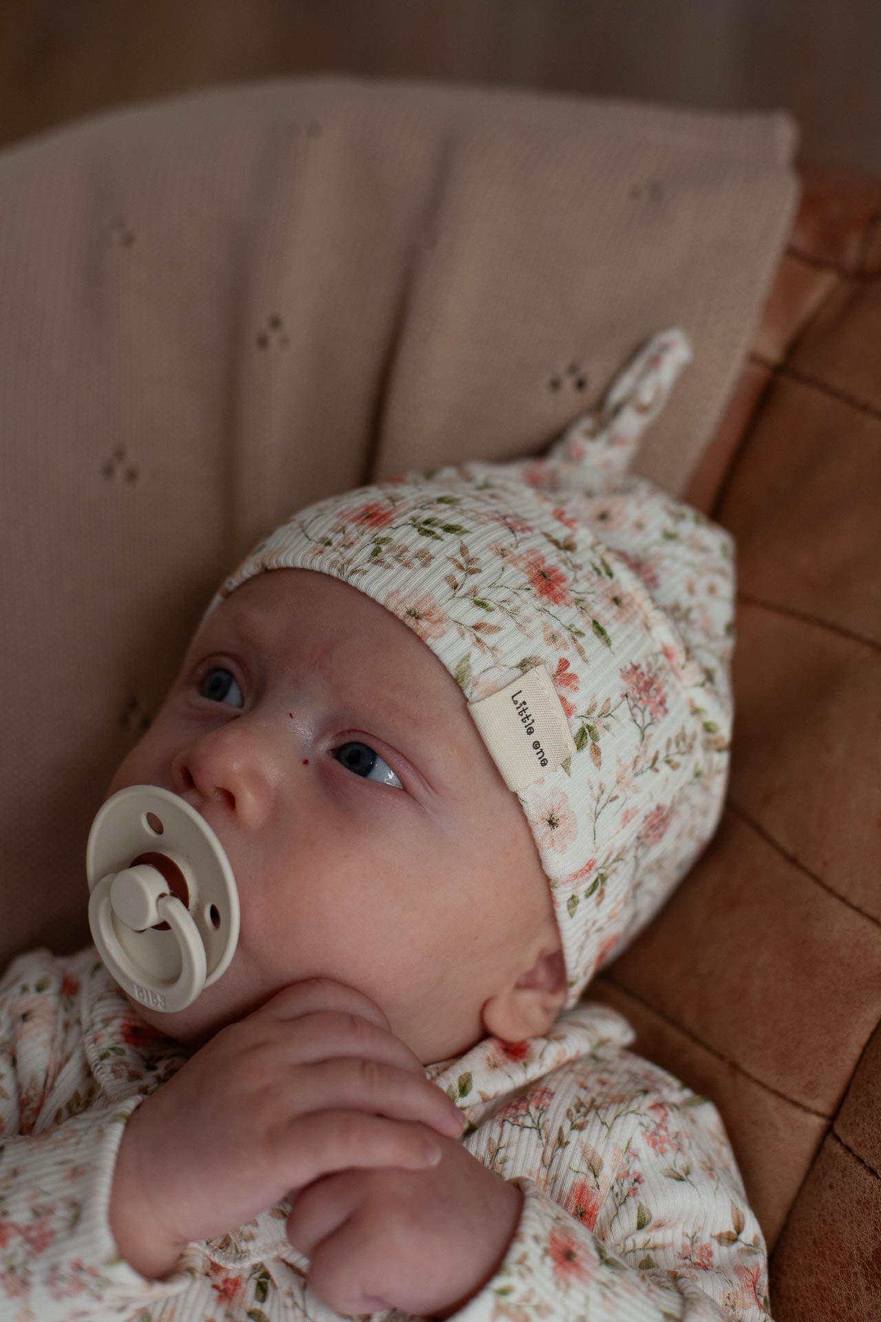 Mütze Baby Rib Kleine schöne Blumen