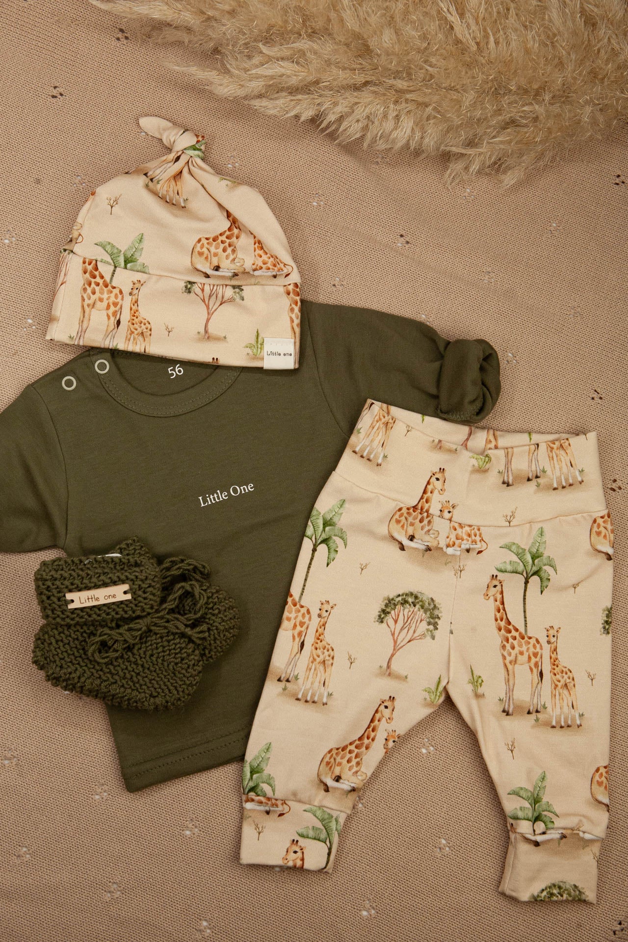 Offer set little one giraffe