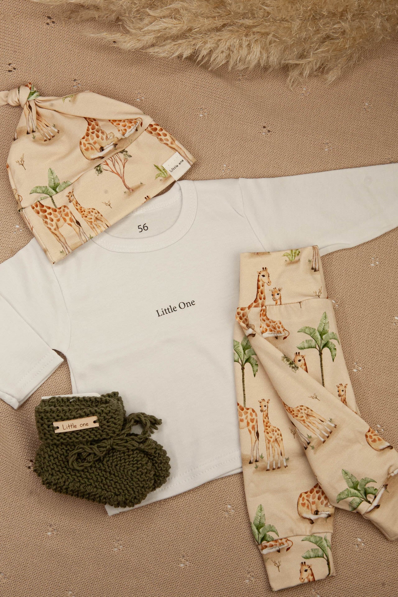 Offer set little one giraffe