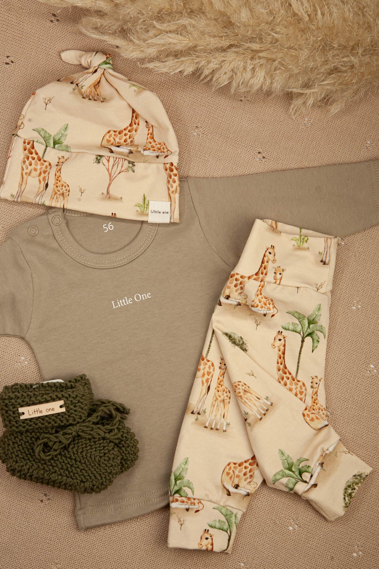 Offer set little one giraffe
