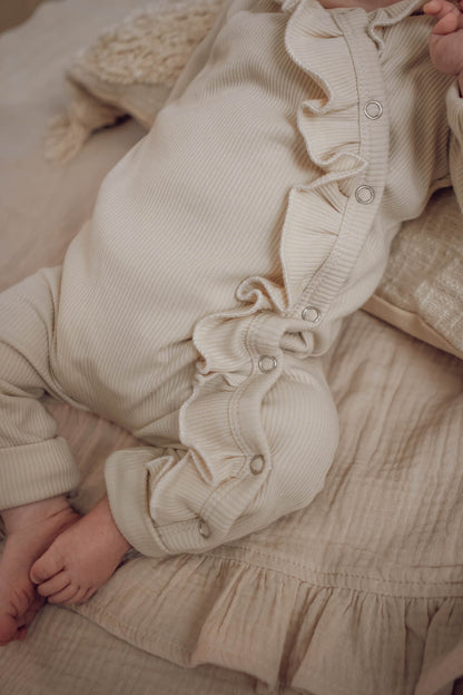 Playsuit ruffled baby rib beige